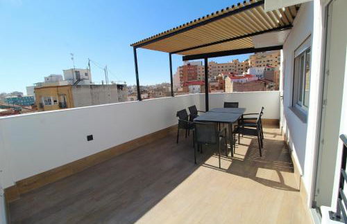 Atico loft de lujo con terraza espectacular y vista a los 2 castillos - Photo 10