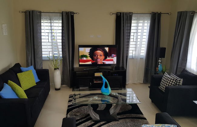 Ocho Rios Villa at Coolshade IV - Photo 6