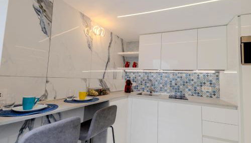 Augusto Marina Apartment - Foto 4, stove