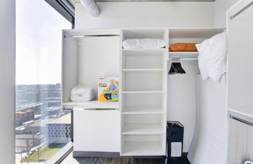 2BR Designer Loft Modern Luxe in City Center - Foto 14