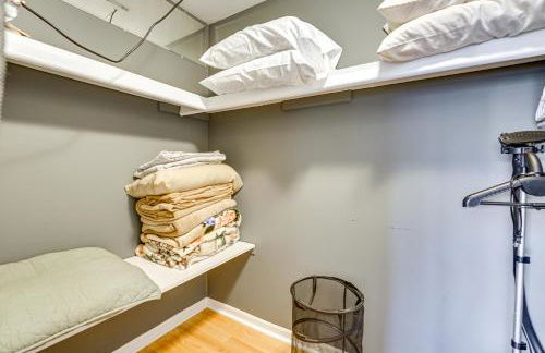 Sterling Heights Getaway with Fire Pit! - Foto 22