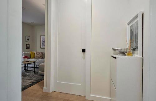 Bright Modern 2-bedroom apartment - Prime Astorioa - near subway - Foto 1