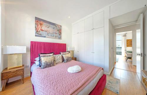 INTERIOR-DESIGN Apartment with HUGE Terrace - Photo 42