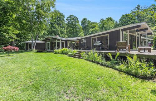Bright 4BDR Home by Lake MI Arcadia Bluffs Portage Lake More - Photo 34