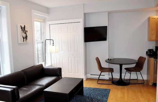 Maverick Suites at 402 Columbus Ave - Foto 39
