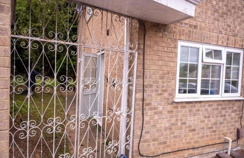 Conyngham Villa, Luxury Detached House, 6 Beds, 4BR,Large garden, Parking - Sleeps 8 - Foto 73