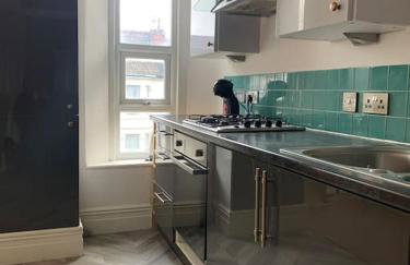 Central 2 bed flat. Free parking (Off-street) - Foto 6