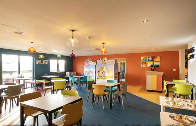 Beautiful Cosy 2-bed Caravan in Clacton-on-sea - Photo 23