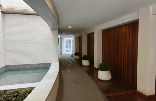 BONITO APARTAMENTO a 200 metros del centro de Sevilla con piscina y parking gratis - Foto 2