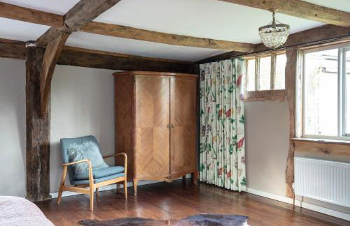 Farmhouse in Suffolk with wild swimming & hot tub - Photo 7