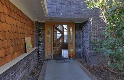 Glenhaven with Exotic Lake View - Foto 15