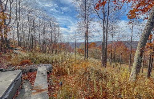 Stunning Luxury Ski-InSki-Out Home w Hot Tub - Foto 43