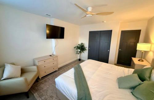 Brand New 4BR Near Downtown and Lucas Oil Stadium - Photo 36