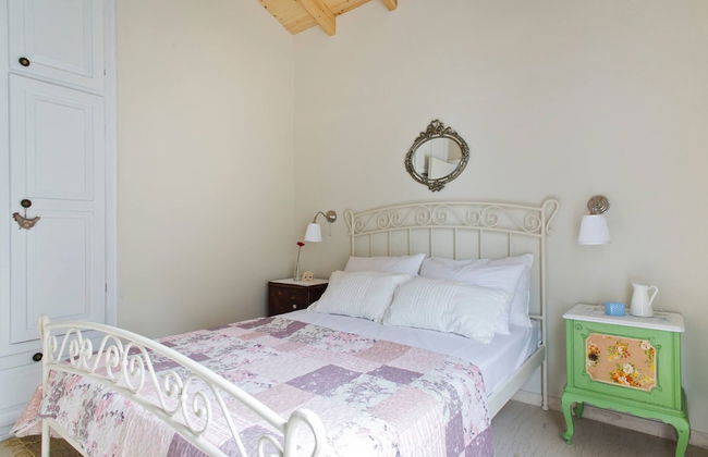 Cute Yellow Handmade House With Garden - Foto 5