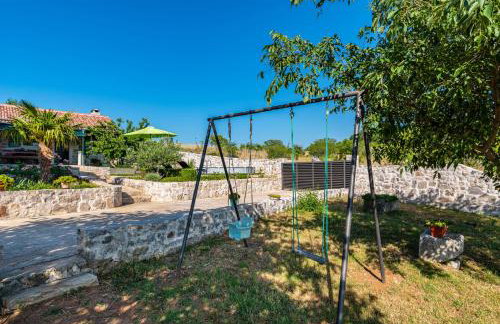 Holiday home Ante with beautiful private garden - Photo 31