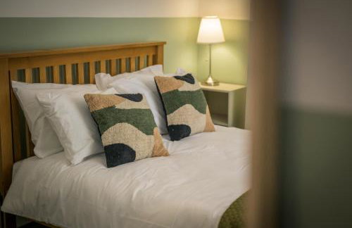 Vale House By EDEN Accommodation - 2 Bedroom Whole House, Sleeps 4 - NEWLY RENOVATED - Foto 12