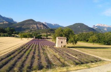 LE SECOND SOUFFLE Maison proche centre ville de Die tout peut se faire à pied gare SNCF marché U express rivière - Foto 29