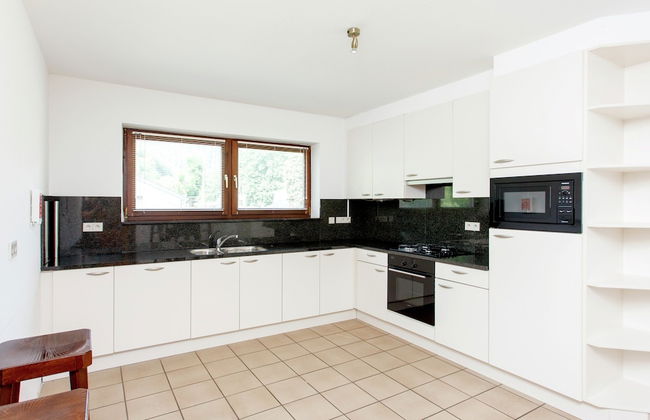 Group Getaway With Sauna - Photo 13