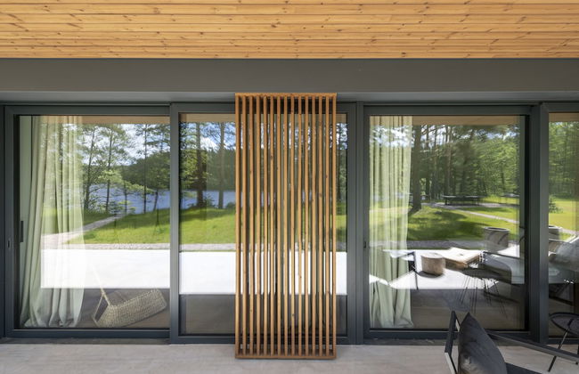 The Lake. Unique Waterfront Villa - Photo 76