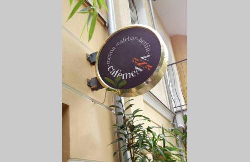 Beautiful Backyard Remise - Photo 15