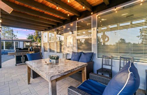 Entire Private Home with 5 Bedrooms 4 Bathrooms 3000 Sq ft Villa, Pool, Hot Tub, Nature, Garage, Winery, Available Now - Foto 29