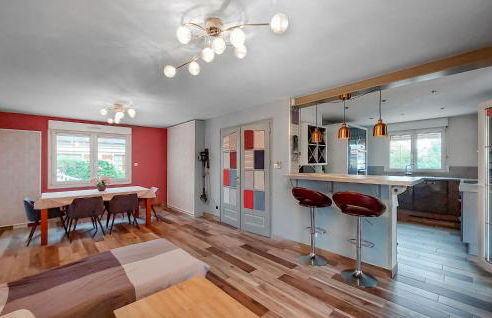 Lovely Home In Geispolsheim With Wifi - Photo 13