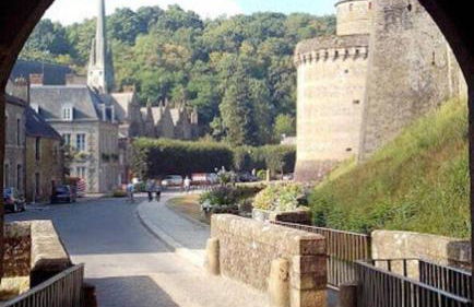 House at the foot of the castle of Fougeres - Foto 8