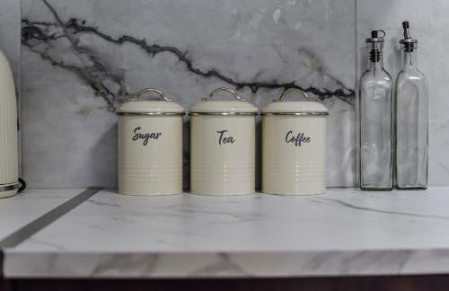 Spacious 4BR Home with Garden Close to Transport - Foto 20