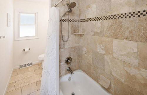 Family Retreat! By Denver + Hot Tub, Sleeps 10! - Foto 75