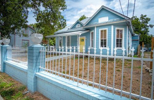 Stunning 2br/1ba Historic Pad Few Steps Downtown - Photo 52