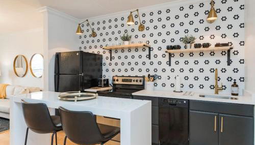 Music City Holiday, on Music Row, has POOL & Free Parking - Foto 5