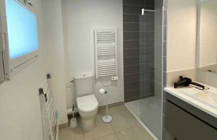 V0775 - Apt récent 4 pers avec climatisation piscine et parking 200 m plages - Foto 48