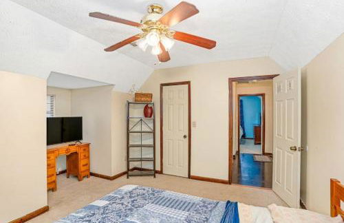 Massive 3 bedroom with fenced yard - Foto 24
