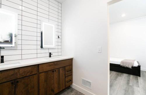 38-Acres of Luxury: 9BR, Indoor Pool, Gym, Near ND - Foto 51