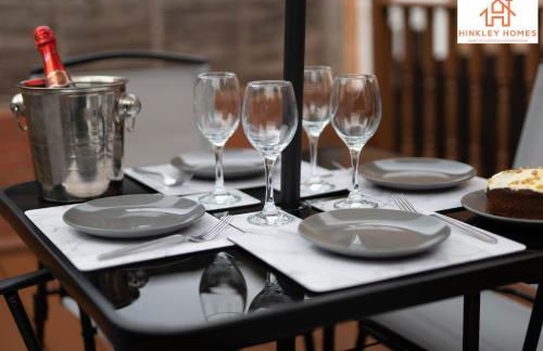 Large Home - Free Parking-WiFi By Hinkley Homes Short Lets & Serviced Accommodation - Foto 7