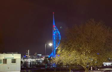 Cosy 2 bedroom modern flat close to transport link - Photo 7