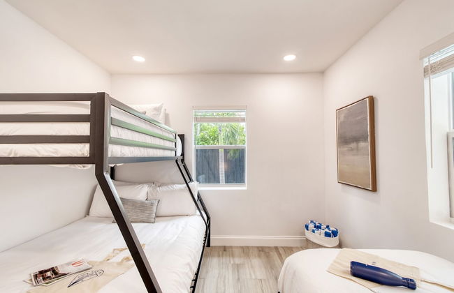 Turtle Nest by Avantstay Near Downtown Beaches - Chic FL Escape - Foto 27