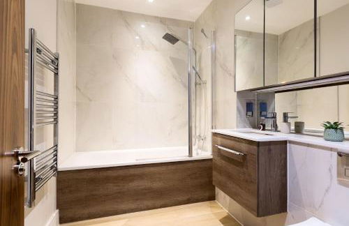 Elegant 2 Bed Flat with Balcony in Finchley - Photo 8