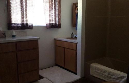 Secluded Cabin Rental with a Covered Back Deck in Elk City, Idaho - Foto 12