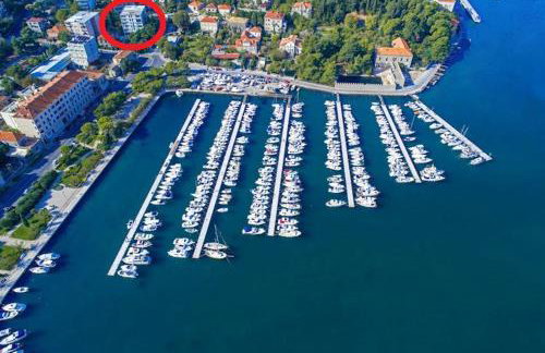 Batala1-City marina apartment with secured private parking - Foto 1