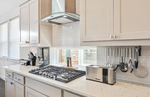 Brand New 5BD 4BA Luxury Vacation Home w Hot Tub - Foto 16