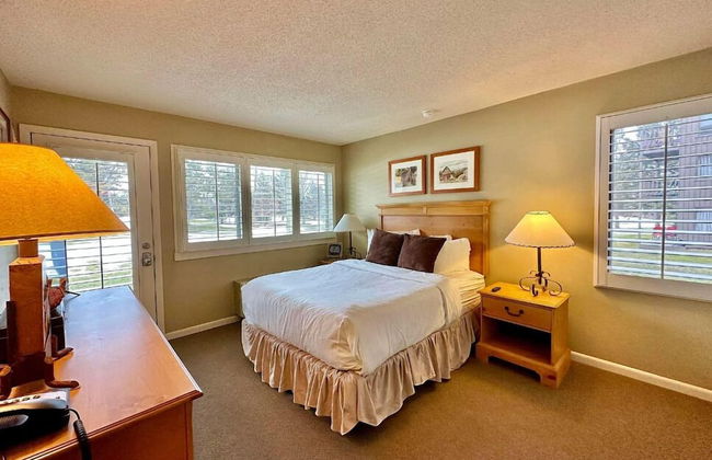 Charming 1BDR Condo w Golf Course View - Foto 1