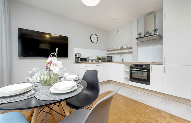 Unique Bright Apartment by Renters - Photo 14