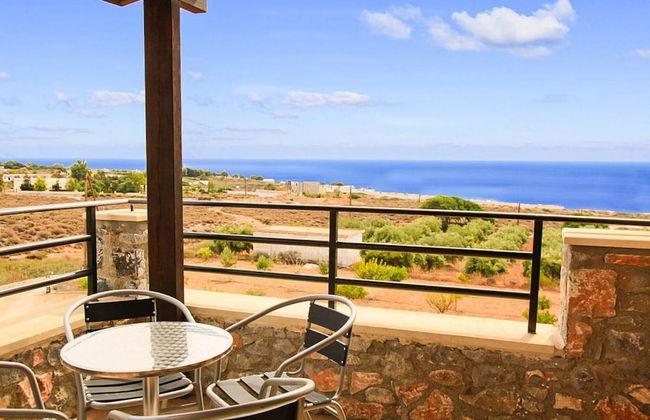 Theo Beach Villa Large Private Pool Walk to Beach Sea Views A C Wifi Car Not Required - 1843 - Foto 3