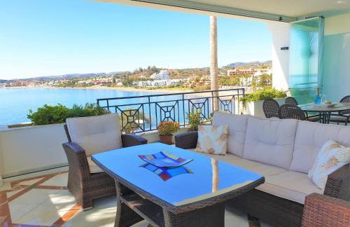 LUXURY APARTMENT FRONTAL TO THE SEA IN ESTEPONA DONCELLA BEACH - Photo 6
