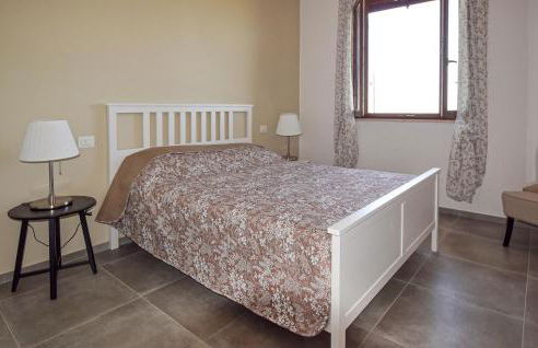 Awesome Apartment In Terre Roveresche - Foto 29