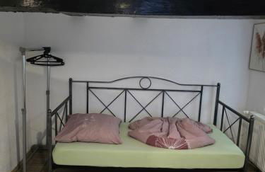 Mary Haus in Biebertal-Bieber, mit 2 Apartament und 4 Zimmer, 1 fur 2 und eine fur 6, In Nahe Gießen und Wetzlar mit WLAN, Parkplatz, 2 Badezimmer - Photo 7