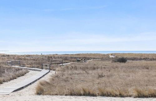 Stunning Bay Views | Beach Access - Deck - Parking - Photo 21