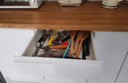 4 bedroom Home Family or Work Stay London - Photo 24