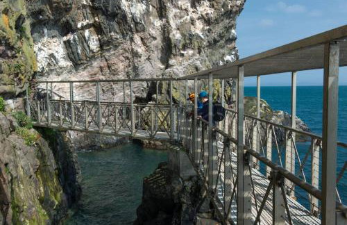 The Pink Cottage upstairs suite & Garden Summer Room - Foto 58